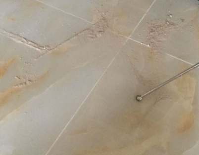 商南瓷砖空鼓维修公司分享粘合剂选择不当在瓷砖铺贴过程中可能导致以下问题