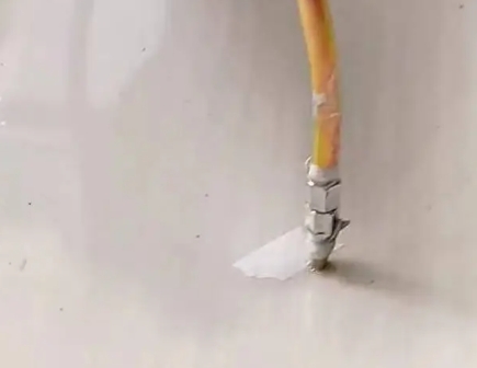 商南瓷砖空鼓维修公司专业解答在瓷砖铺贴过程中，如果使用的砂料过粗（如全部使用了粗砂），可能会导致以下问题